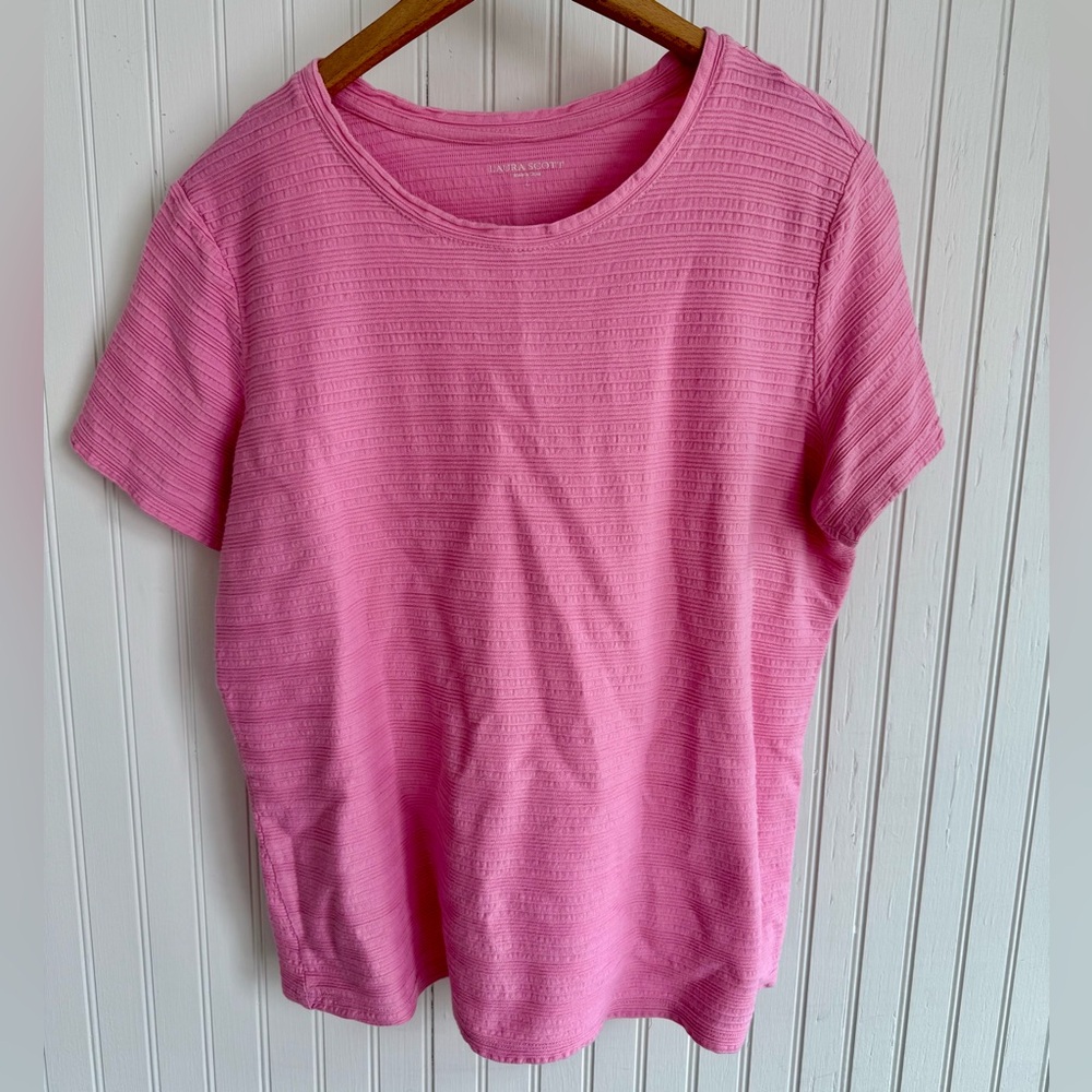 Women’s Textured Short-Sleeve Tee - Pink Size Large